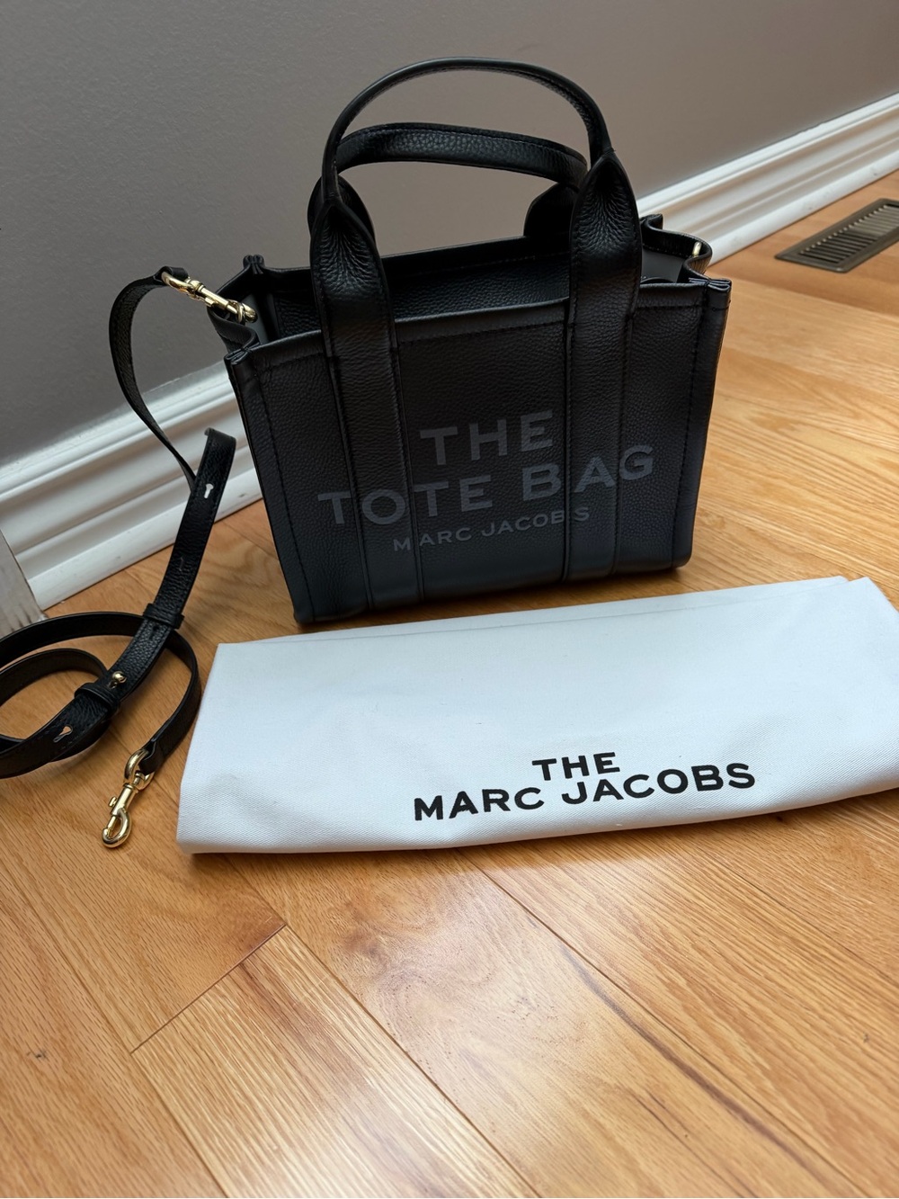 Marc Jacobs Mini The Tote Bag in Black